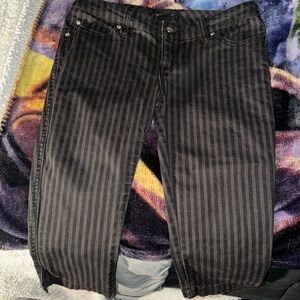 Tripp striped capris